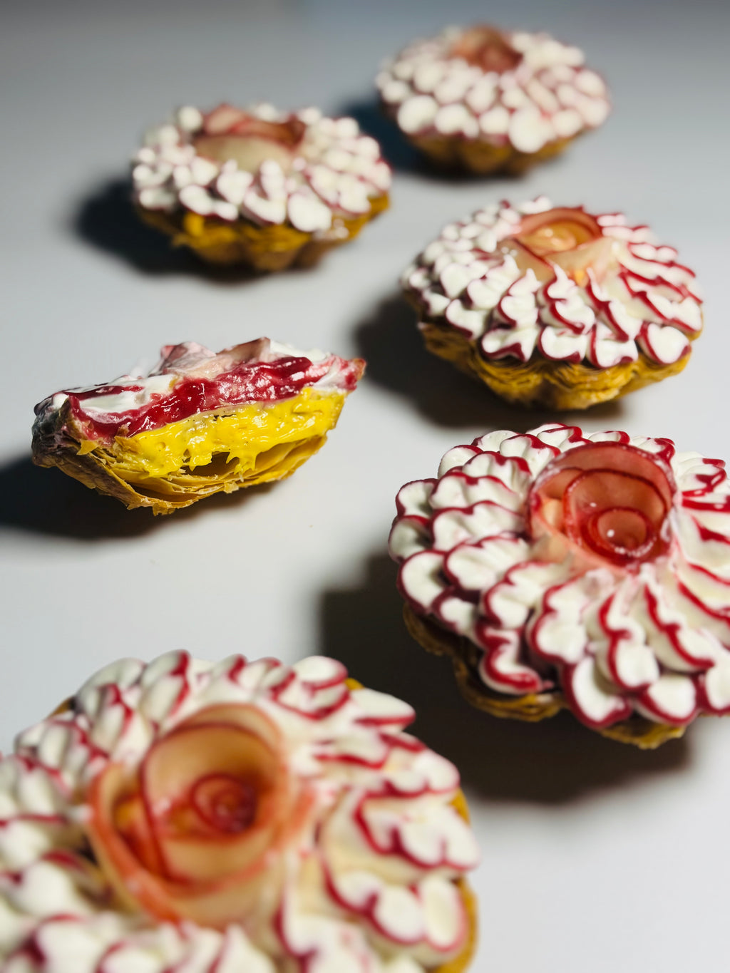 緋紅白桃酥皮撻
Crimson & White Peach Feuilleté Tart
