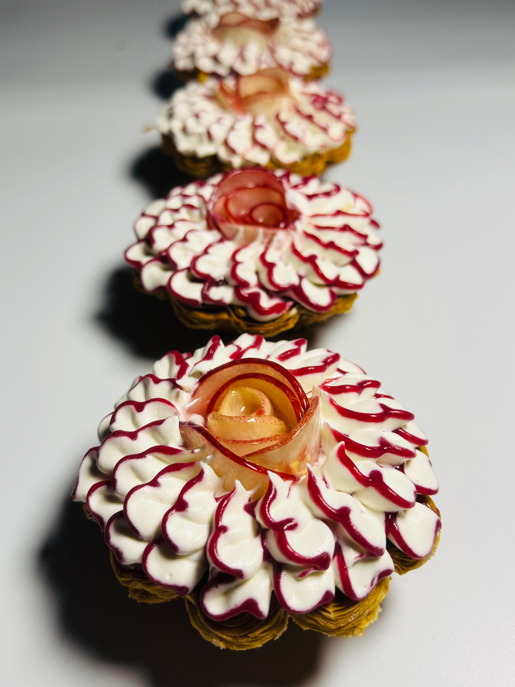 緋紅白桃酥皮撻
Crimson & White Peach Feuilleté Tart