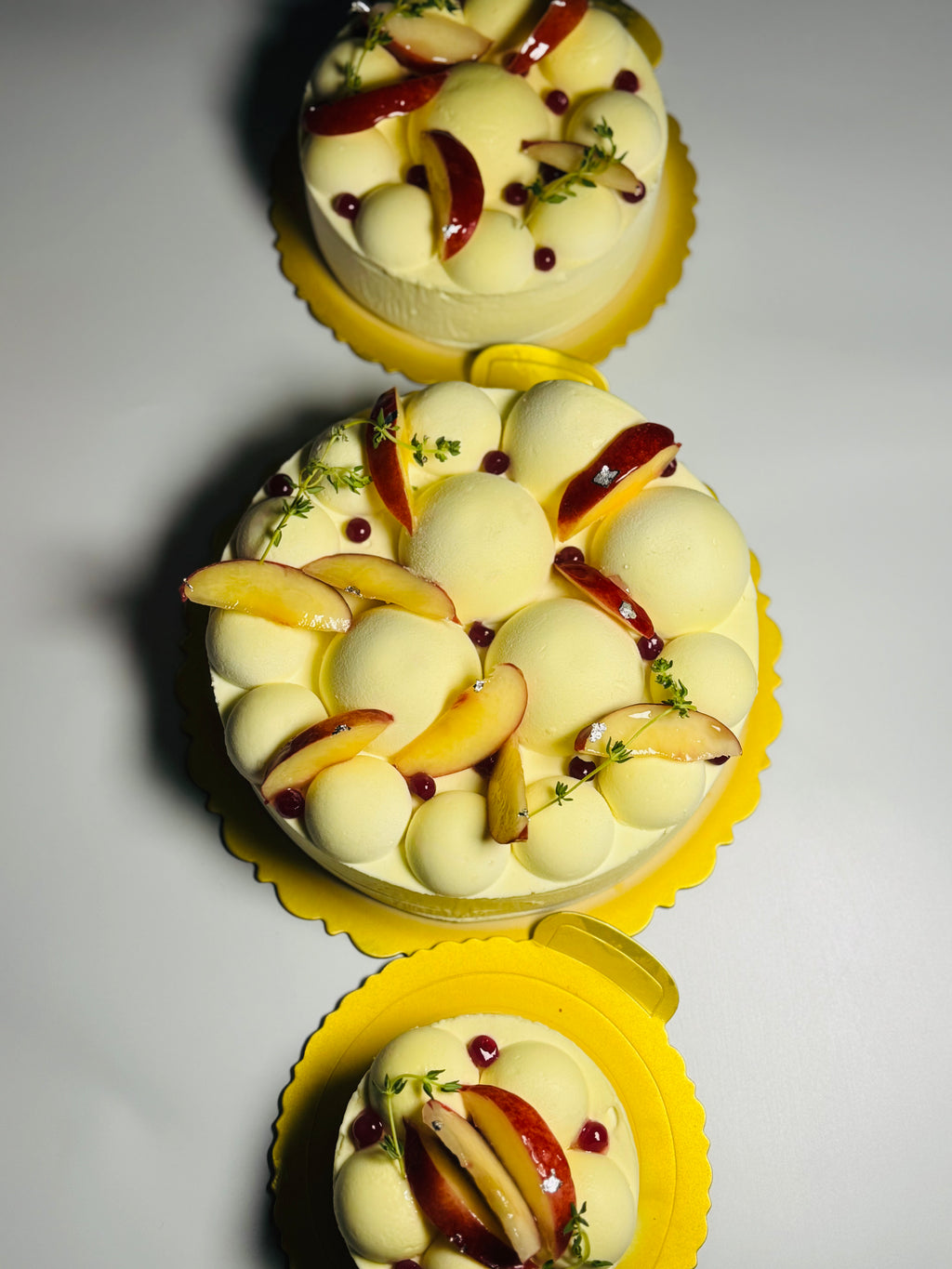白桃乳酪芝士蛋糕 White Peach Yogurt Cheese Cake  — Side View | L'Œuf 樂芙