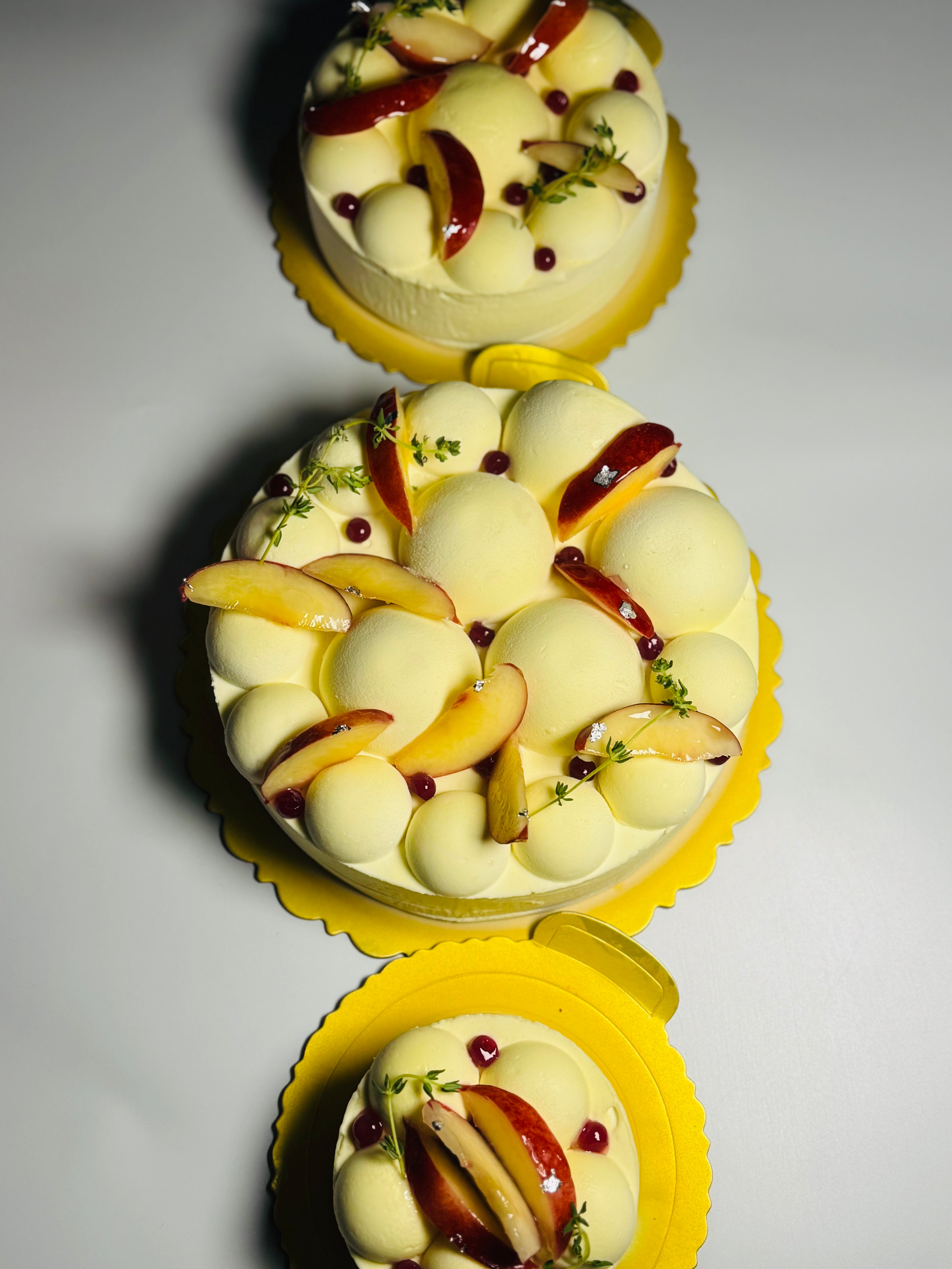 白桃乳酪芝士蛋糕 White Peach Yogurt Cheese Cake  — Side View | L'Œuf 樂芙